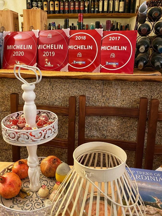 Locanda Tipica Sa Corte Ольена Экстерьер фото
