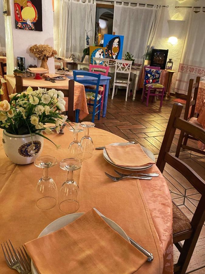 Locanda Tipica Sa Corte Ольена Экстерьер фото