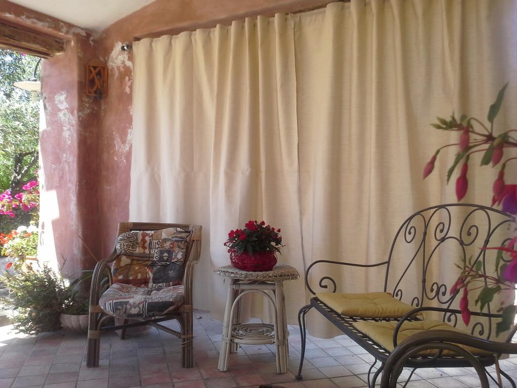 Locanda Tipica Sa Corte Ольена Экстерьер фото