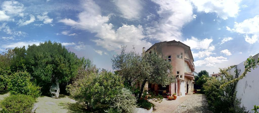 Locanda Tipica Sa Corte Ольена Экстерьер фото