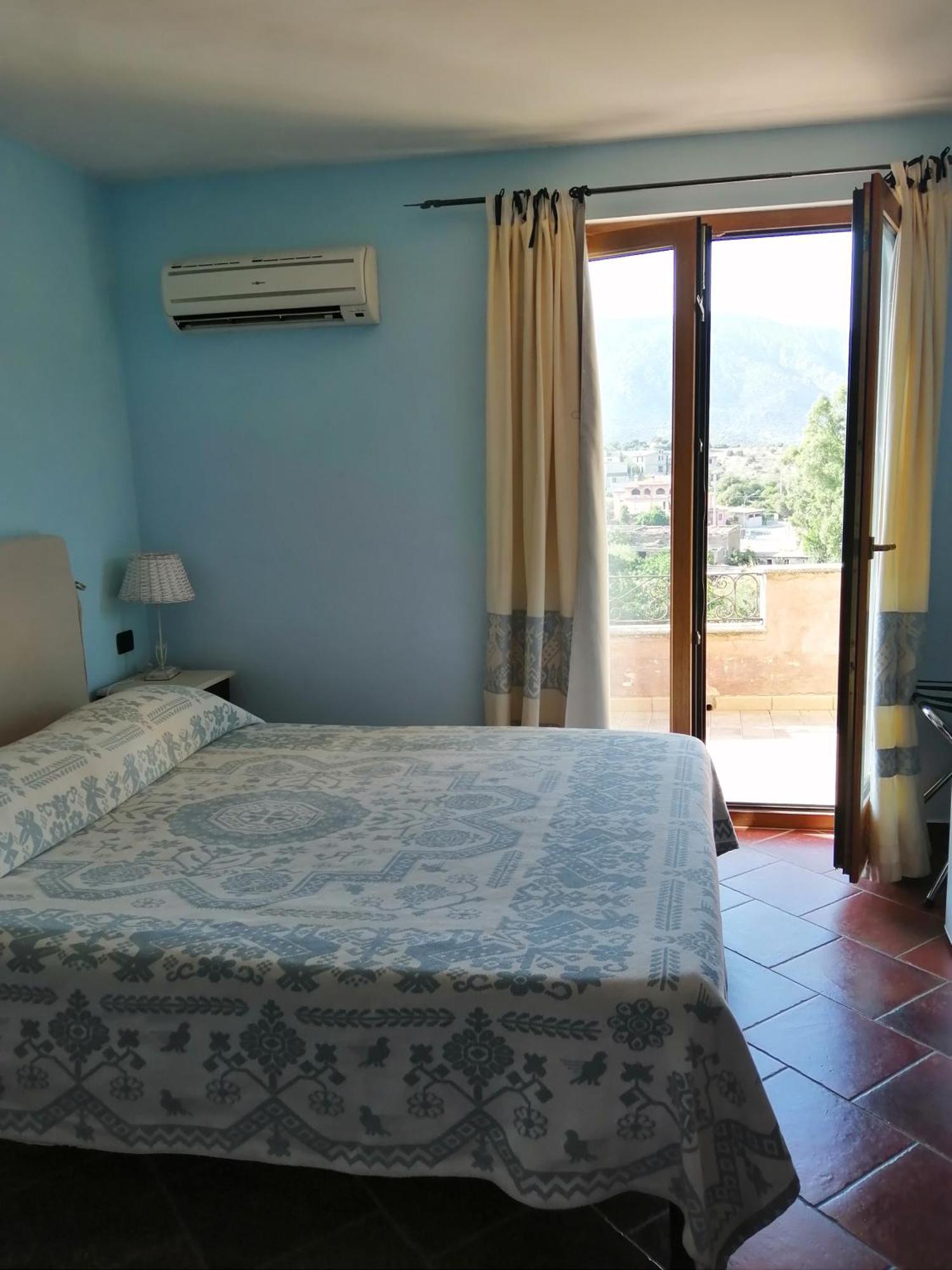 Locanda Tipica Sa Corte Ольена Номер фото
