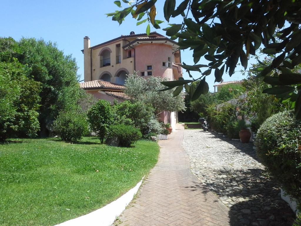Locanda Tipica Sa Corte Ольена Экстерьер фото